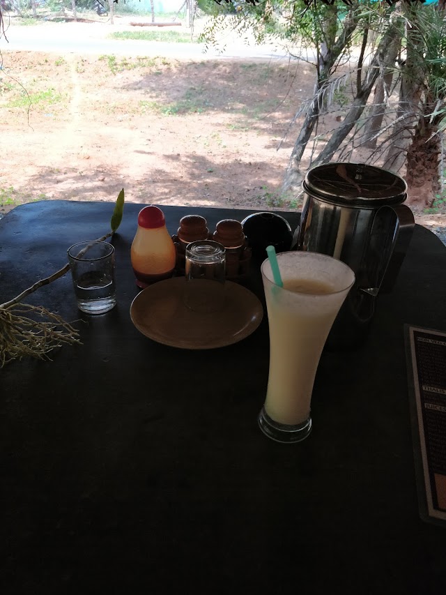 Hut & Food
