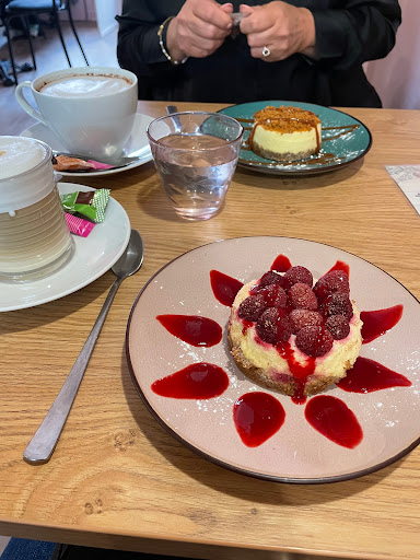MJ'S Cakes - Thumbnail