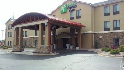 photo of Holiday Inn Express & Suites Topeka West I-70 Wanamaker