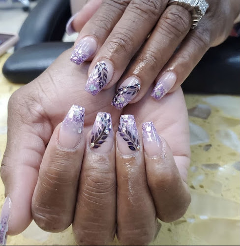 Azalea Nails And Spa interior view
