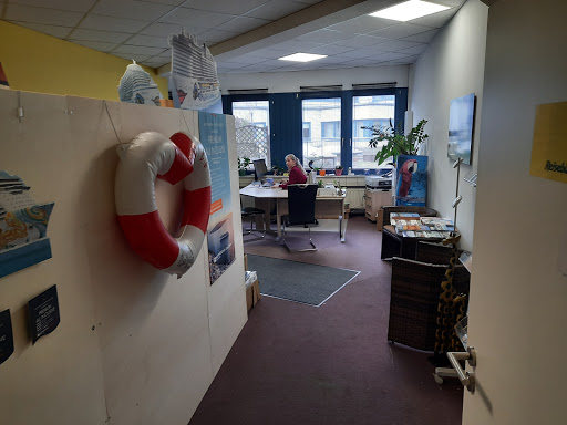 Reisebüro Urlaub & mehr Logo