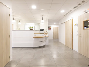 Photo n°1 de Garima Sarah à Cazilhac (Dentiste)