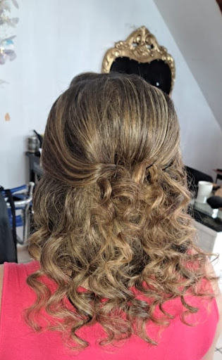 Oly Torres Salón Hair & Make Up - Thumbnail