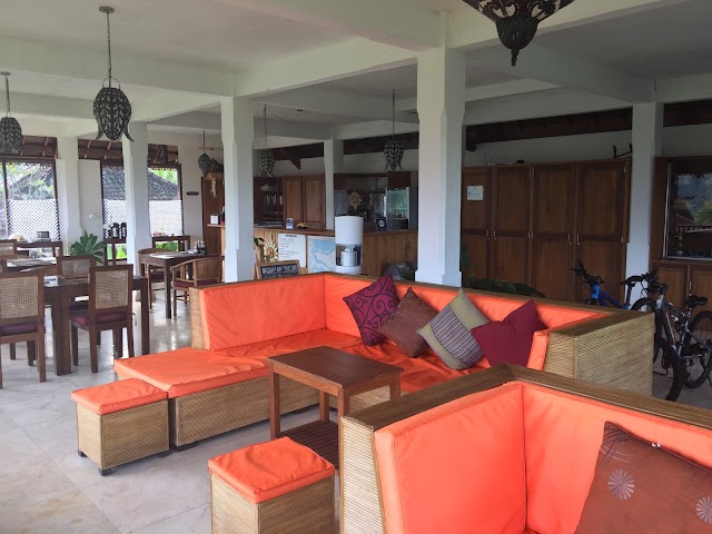 Lesong Hotel and Restaurant