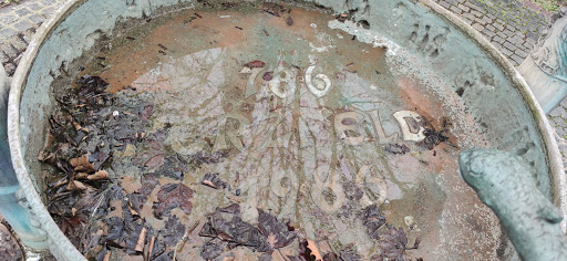 Herzfelder Gedenkbrunnen - Thumbnail