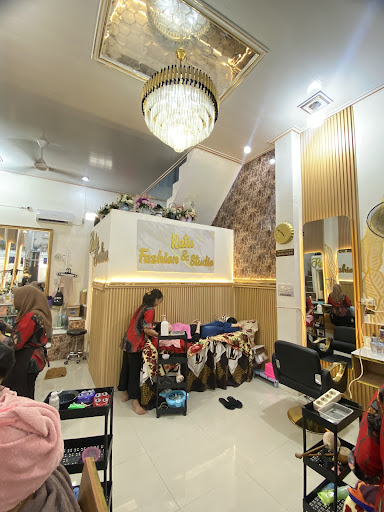 Ratu Fashion dan studio salon terbaik di baturaja, nail art,eyelash,behel,dll