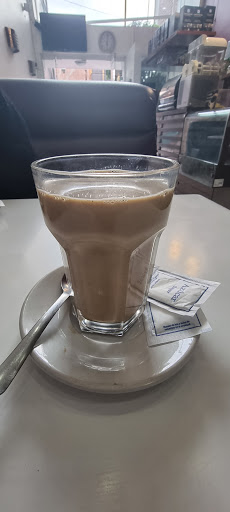 Café La Avenida Logo
