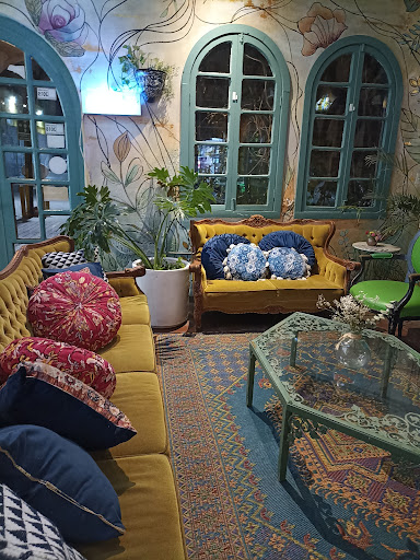 Mona Café - Thumbnail