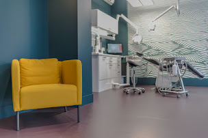 Photo n°7 de Romain Elie à Rouen (Dentiste cosmétique)