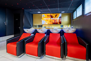 Photo n°7 de ACTEO COIFFURE | Lorette | Coiffeur Coloriste & Barbier Angers à Angers (Barbier)