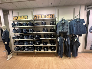 Photo n°3 de C&A à Mulhouse (Magasin de vêtements pour femmes)