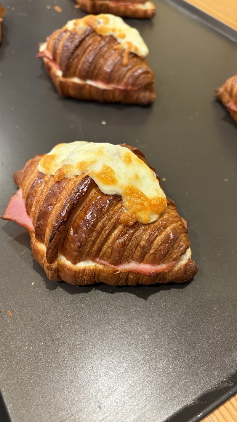 ベーカリー三三