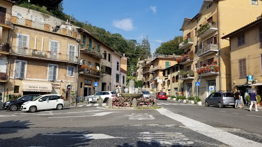 Monumento a Nemi Gallery - Italy
