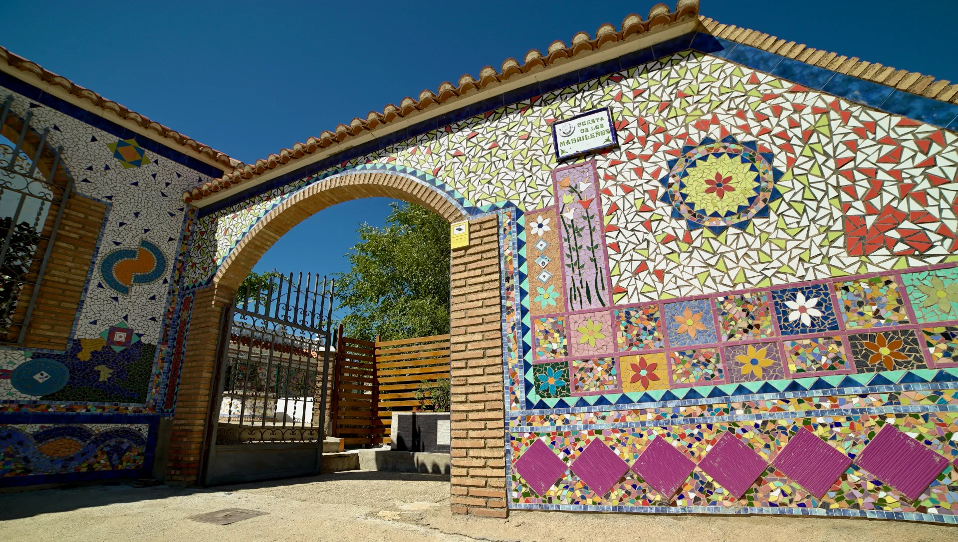 Cueva Los Mosaicos