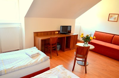 Photos of Hotel K&aacute;cov