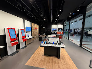 Photo n°3 de Free - Boutique Lyon Ecully à Écully (Opérateur téléphonique)