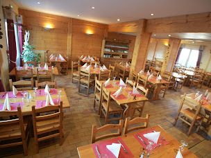 Photo n°6 de Auberge du Tétras Lyre - Hôtel Restaurant à Vassieux-en-Vercors (Salon de détente pour les voyageurs)