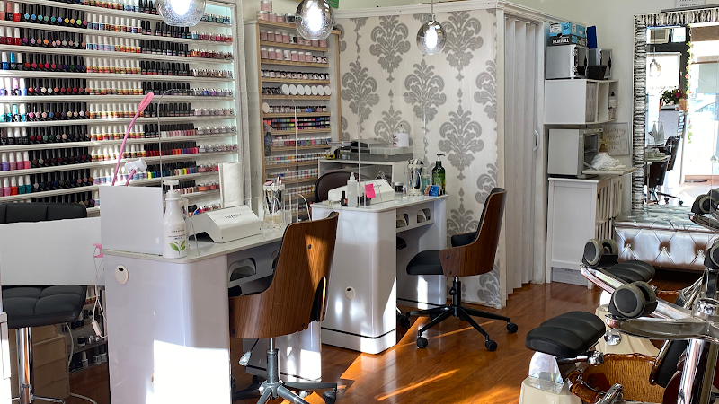 Sophie’S Salon interior view
