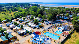 Photo n°1 de Camping Capfun - Prises à La Tranche-sur-Mer (Piscine)