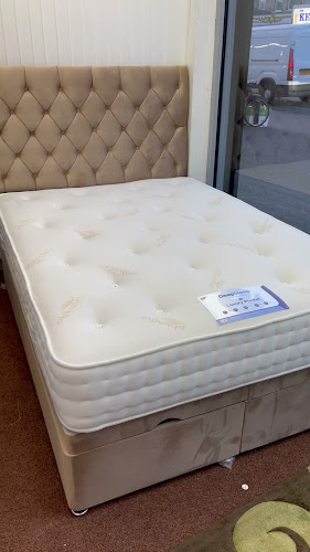 Reviews of Rees Furniture and Beds in London - Shop