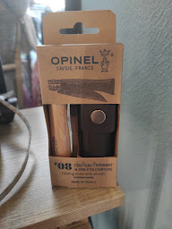 Photo n°15 de Tabac de la poste, côté boutique. à Beaulieu-sur-Dordogne (Boutique de cigarettes électroniques)