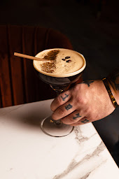 Photo n°25 de L'INSOLITE à Le Raincy (Bar à vin)