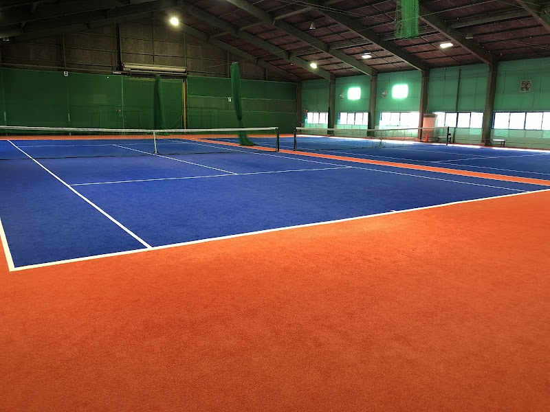 テニスラウンジ港