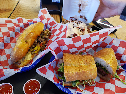 Tom's Deli - Thumbnail
