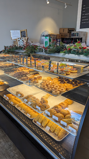 Donut Licious - Visual