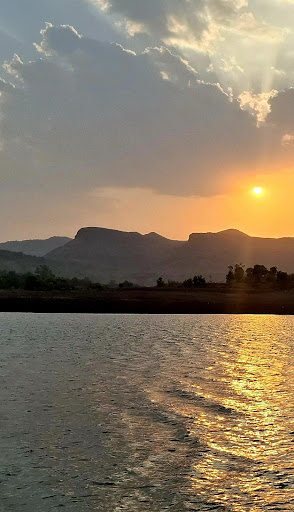 Sunsets over the water. Quiet mornings. Open skies. post image