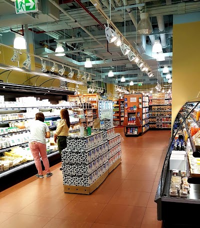 Photos of Organic Foods and Caf&eacute;