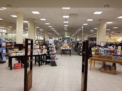 Photos of Barnes & Noble Booksellers Palm Desert
