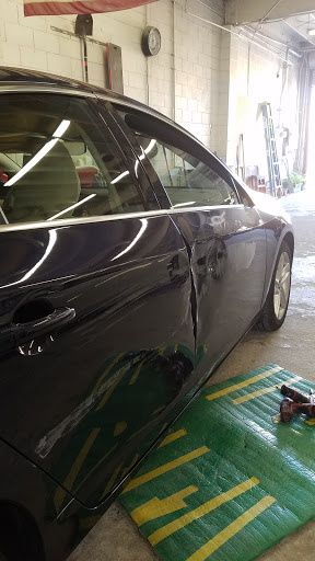 Hanson's Auto Body - Thumbnail