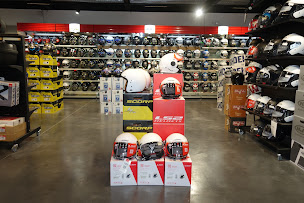 Photo n°18 de Moto Park Montpellier 🏍️ à Mauguio (Concessionnaire de motos d'occasion)