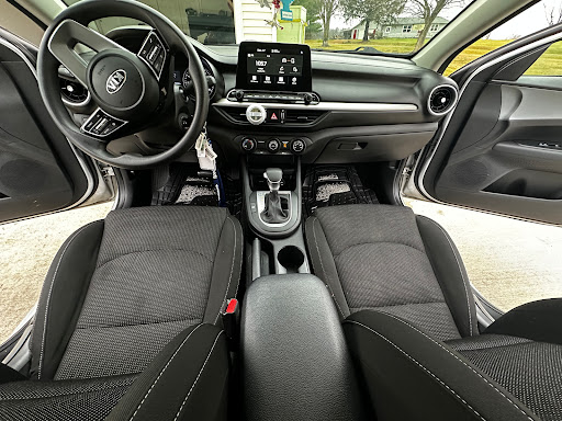 Mom’s automotive detailing - Thumbnail