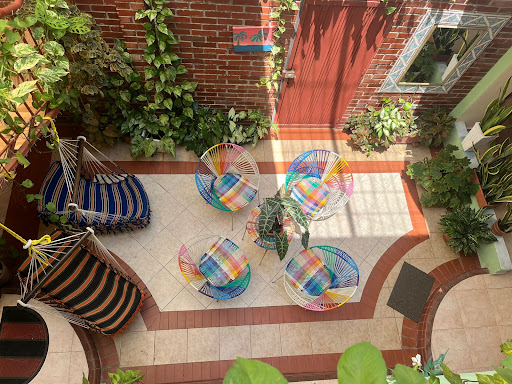 HOSTAL CARTAGONOVA / ACOGEDOR / SERVICIOS TURISTICOS / HOSTAL FAMILIAR