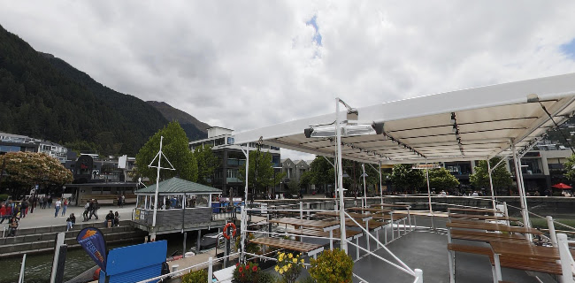 Reviews of Perky's - Floating Bar Queenstown in Queenstown - Pub