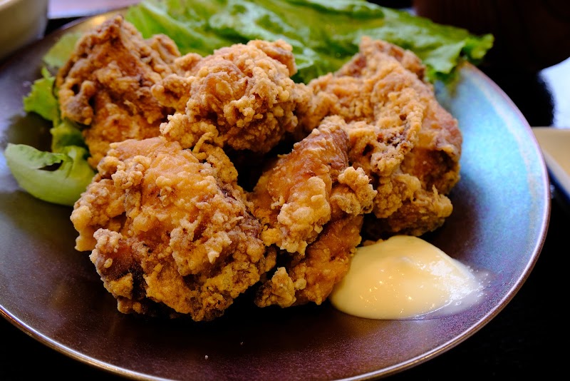 海鮮丼と唐揚げ 百海里