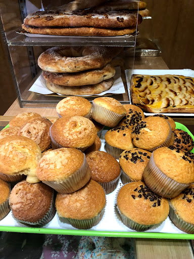 Despacho de pan y Dulces.” La Boutique del pan”