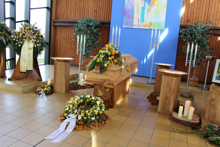 Bestattungen Erb Ihre Trauerhilfe photo