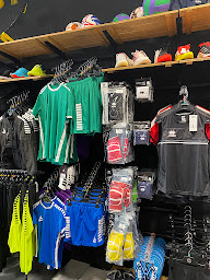 Photo n°18 de SPORTS AND SHOP à Fougères (Société de flocage)