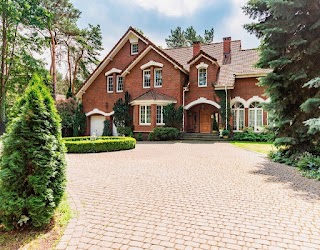 Luxuria Property Ltd
