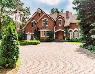 Luxuria Property Ltd