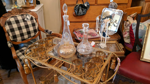 Reed & Taylor Antiques Gallery - United States
