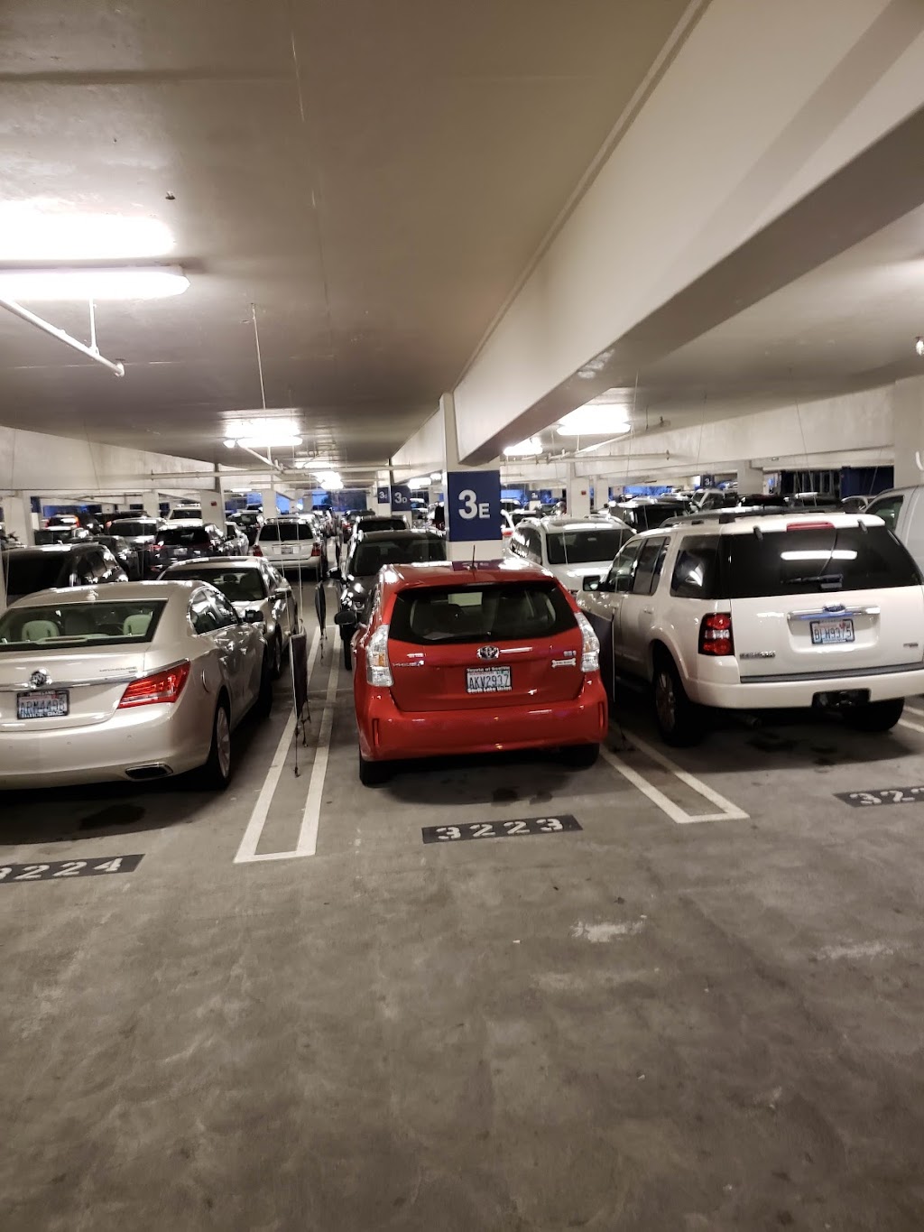 Wallypark Premier Garage Parking At Seatac Airport Rates Reviews And Reservations [ 1365 x 1024 Pixel ]