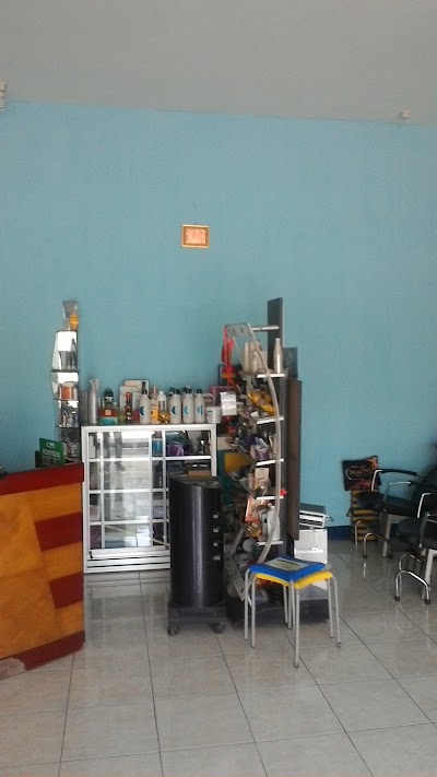Photos of Thom's Hair Studio