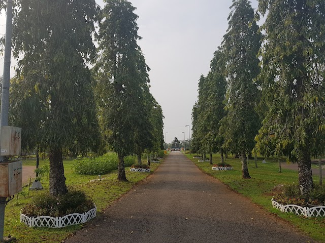 Somdej Pra Chao Tak Sin Maharat Public Park