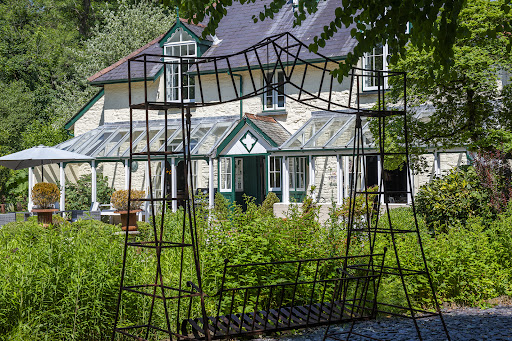 The Cors Country House