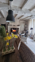 Photo n°7 de Clos des Morillons à Vénérand (Hébergement)