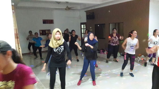 Sanggar Yoga & Zumba Persahabatan, Author: Vivien Kartika Drevan